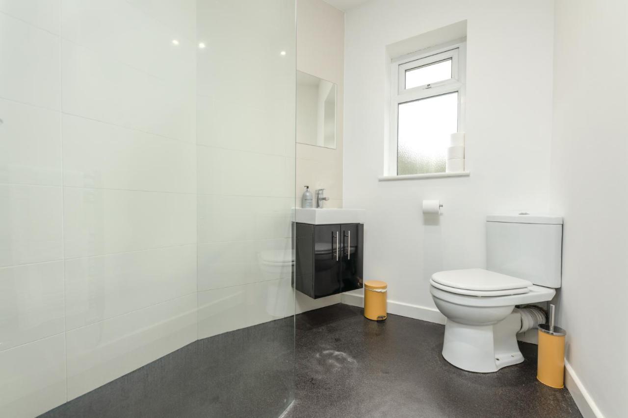 Stayright- 2 Bedroom House, Centrally Located & Close Walk To City Centre Cardiff Exterior photo