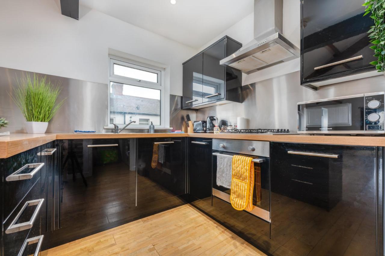 Stayright- 2 Bedroom House, Centrally Located & Close Walk To City Centre Cardiff Exterior photo